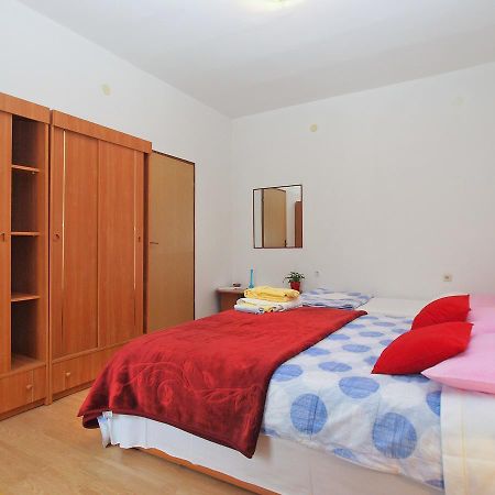 Apartment Vladimira 1569 普拉 外观 照片